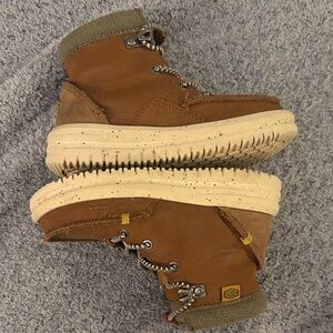 Toddler Boys size 9 - Hey Dudes